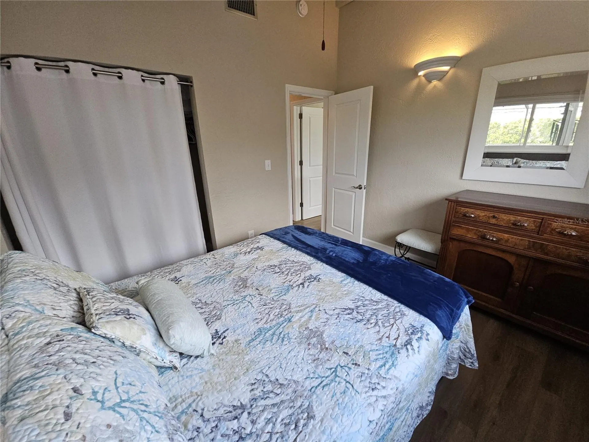 211 22nd Street NE Bradenton FL 34208