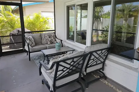 211 22nd Street NE Bradenton FL 34208