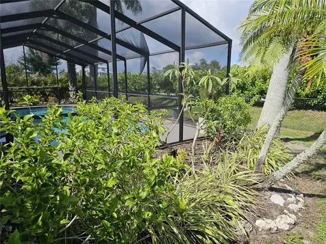 211 22nd Street NE Bradenton FL 34208