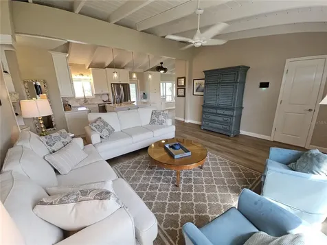 211 22nd Street NE Bradenton FL 34208