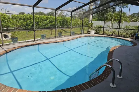211 22nd Street NE Bradenton FL 34208