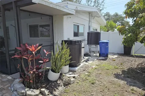 211 22nd Street NE Bradenton FL 34208