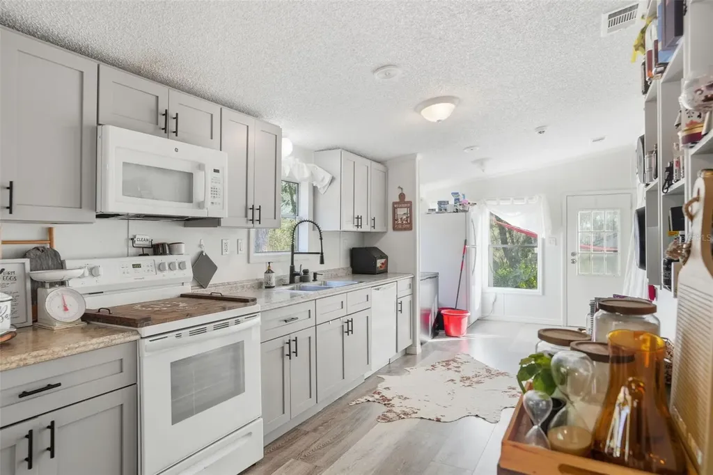17539 Edwin Terrace Hudson FL 34667