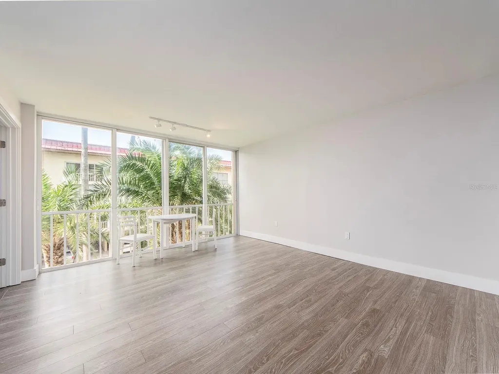121 Island Way Clearwater Beach FL 33767