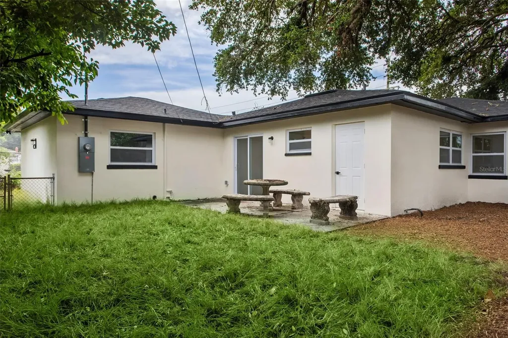 1421 26th Avenue S St Petersburg FL 33705