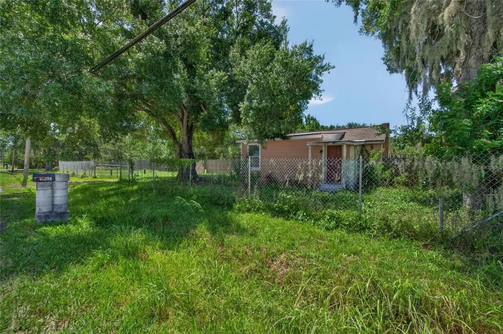 805 E Shell Point Road Ruskin FL 33570