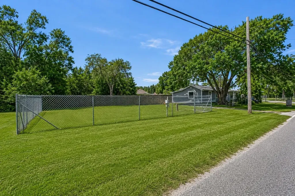 805 E Shell Point Road Ruskin FL 33570