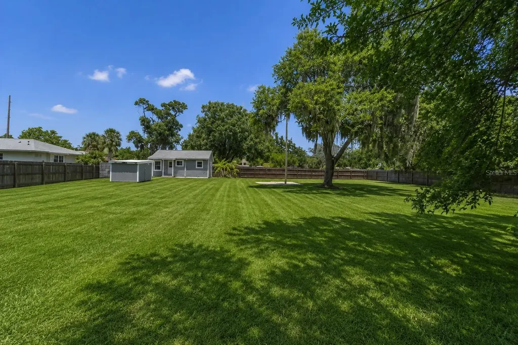 805 E Shell Point Road Ruskin FL 33570