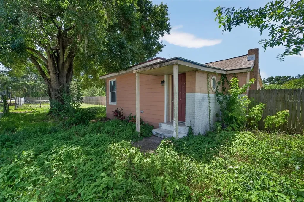 805 E Shell Point Road Ruskin FL 33570