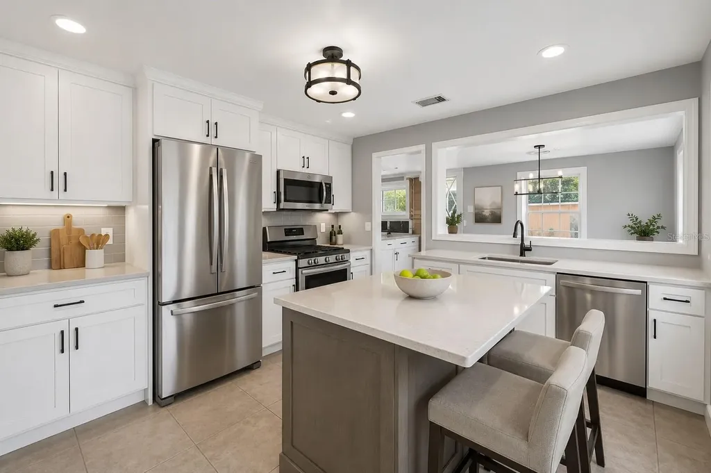 805 E Shell Point Road Ruskin FL 33570