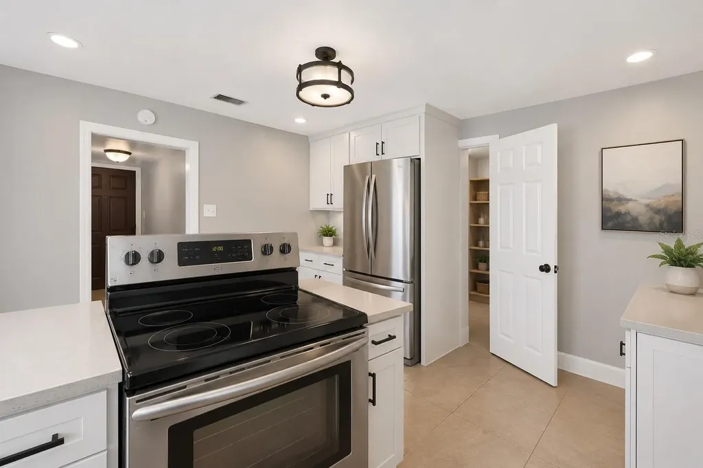 805 E Shell Point Road Ruskin FL 33570