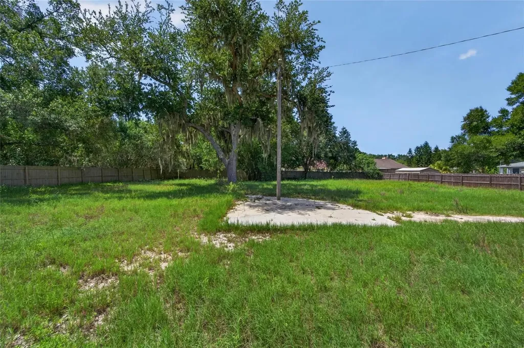 805 E Shell Point Road Ruskin FL 33570