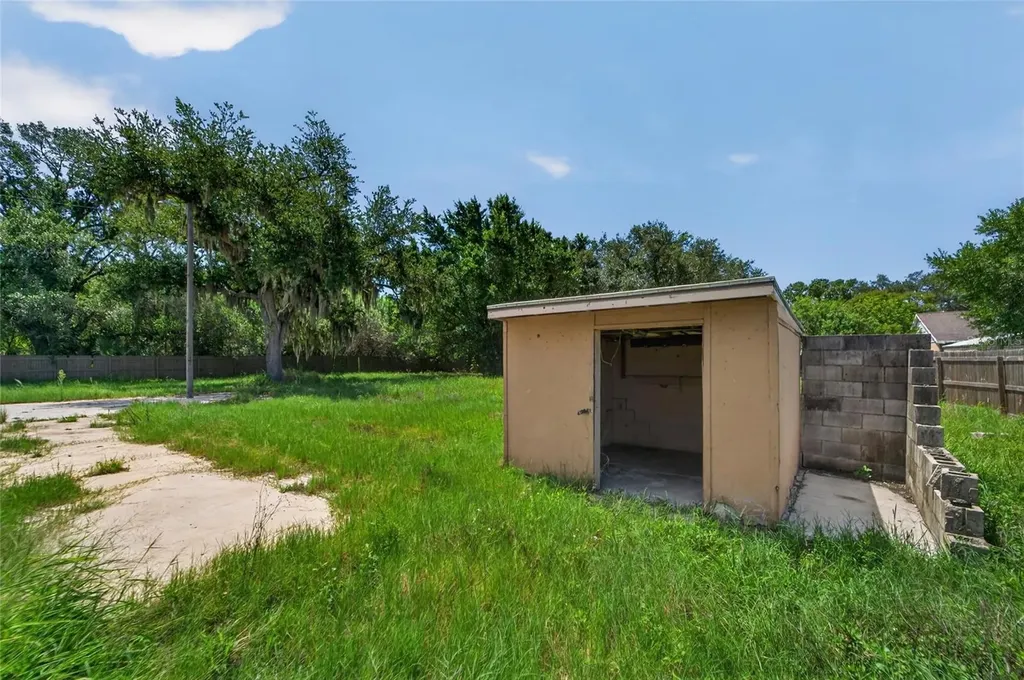 805 E Shell Point Road Ruskin FL 33570
