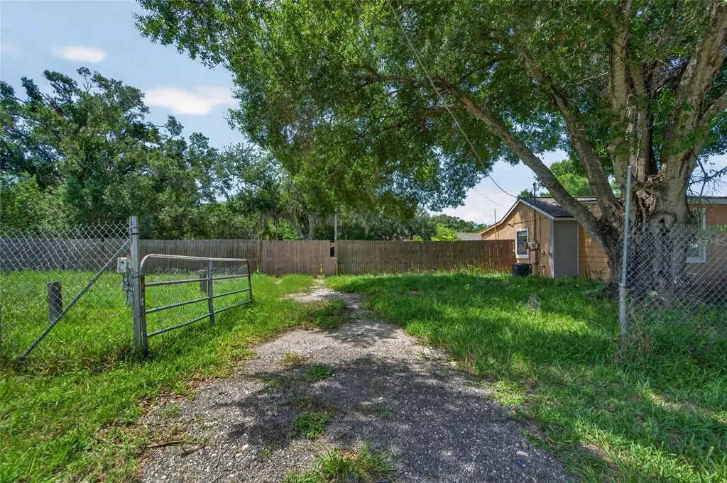 805 E Shell Point Road Ruskin FL 33570