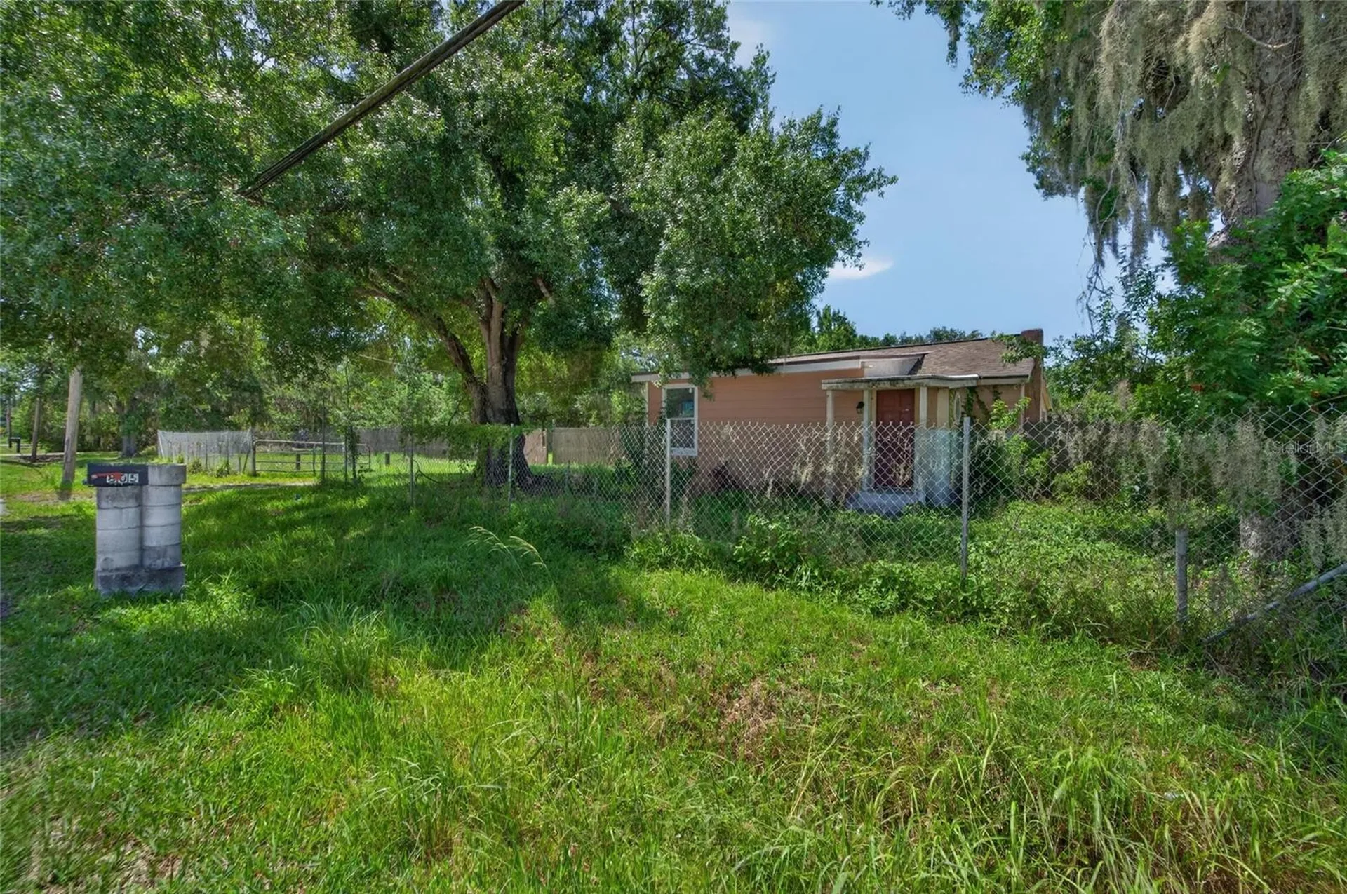 805 E Shell Point Road Ruskin FL 33570