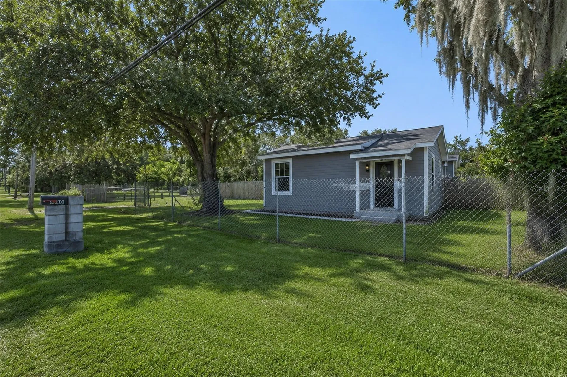 805 E Shell Point Road Ruskin FL 33570