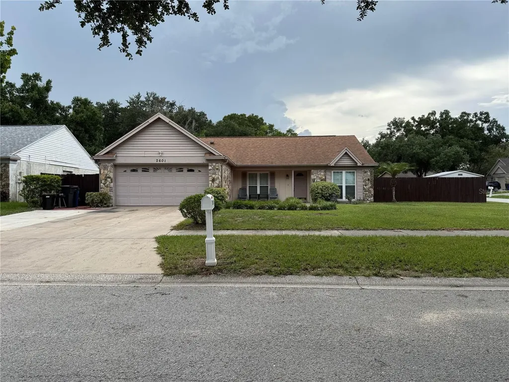 2601 Hampton Park Place Seffner FL 33584