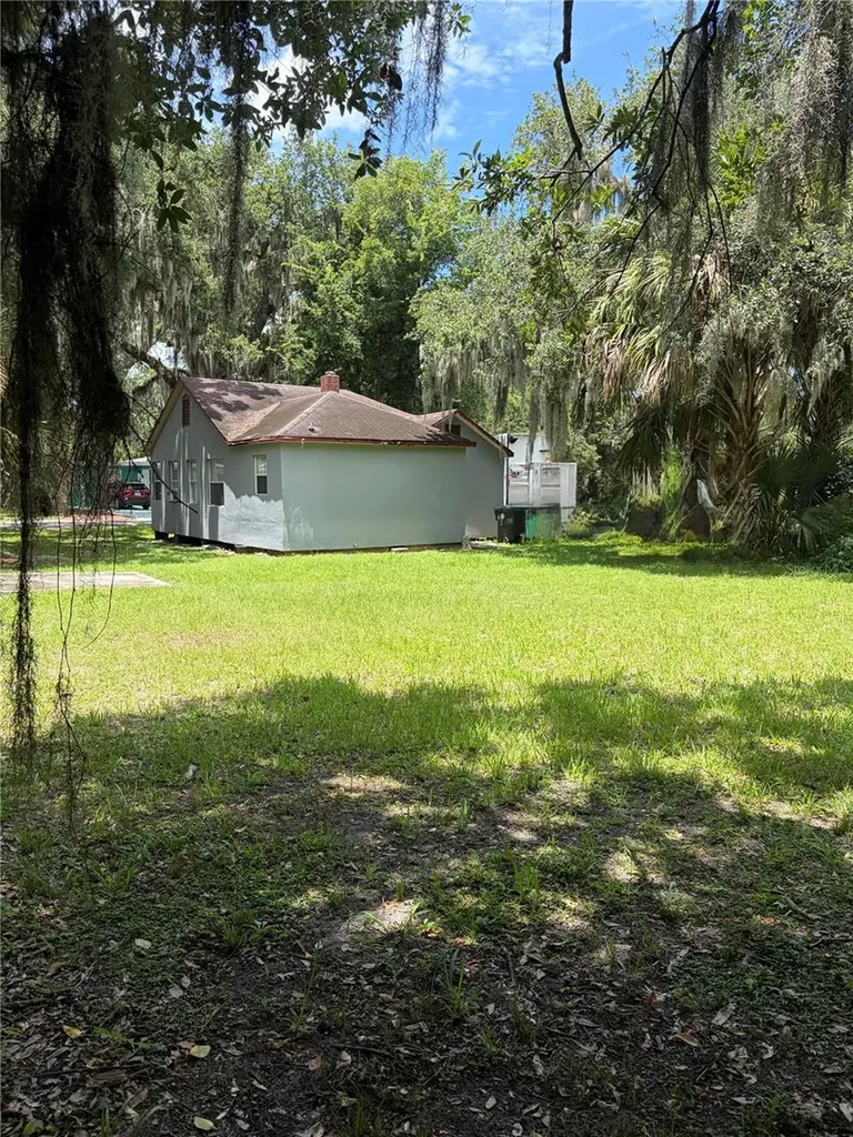 915 Winchester Street Daytona Beach FL 32114
