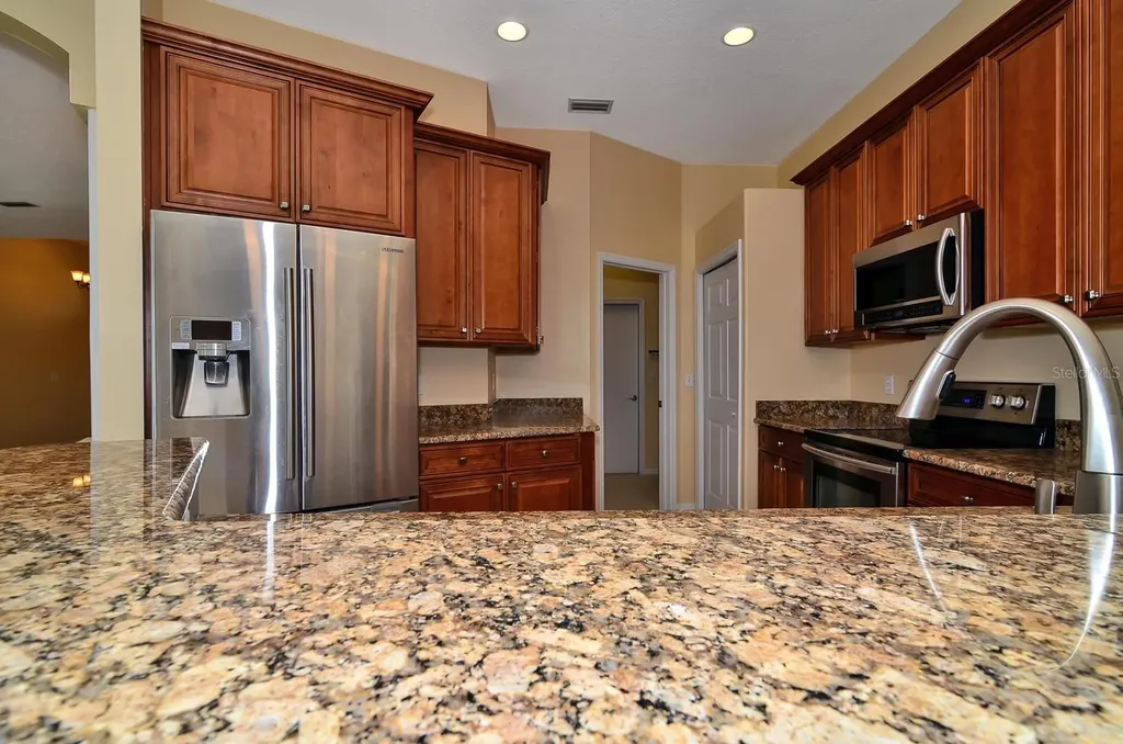 4305 Round Lake Court Tampa FL 33618