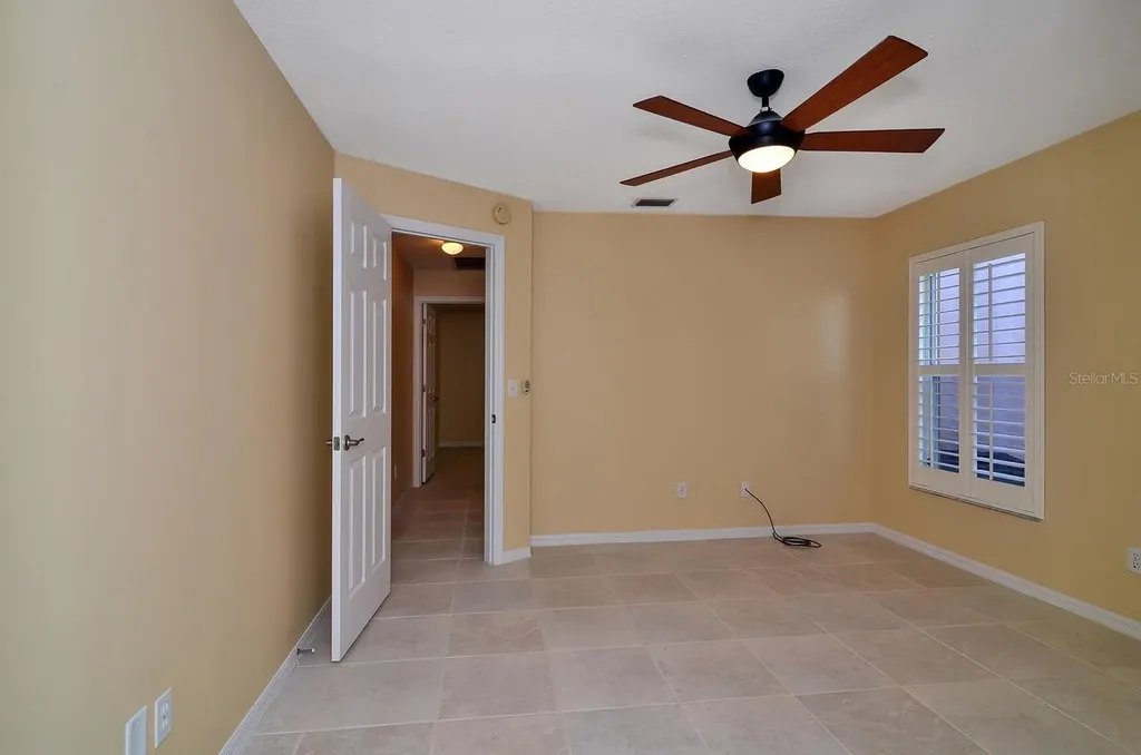 4305 Round Lake Court Tampa FL 33618