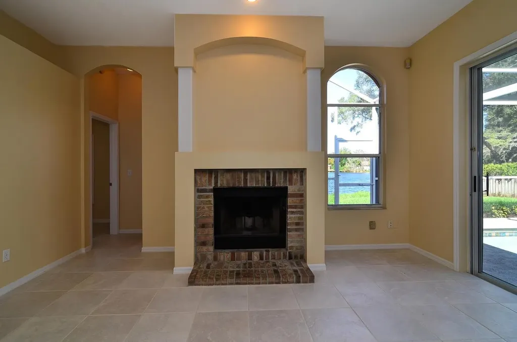 4305 Round Lake Court Tampa FL 33618