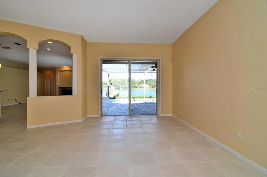 4305 Round Lake Court Tampa FL 33618
