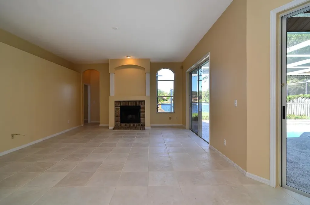 4305 Round Lake Court Tampa FL 33618