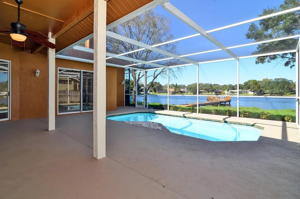 4305 Round Lake Court Tampa FL 33618