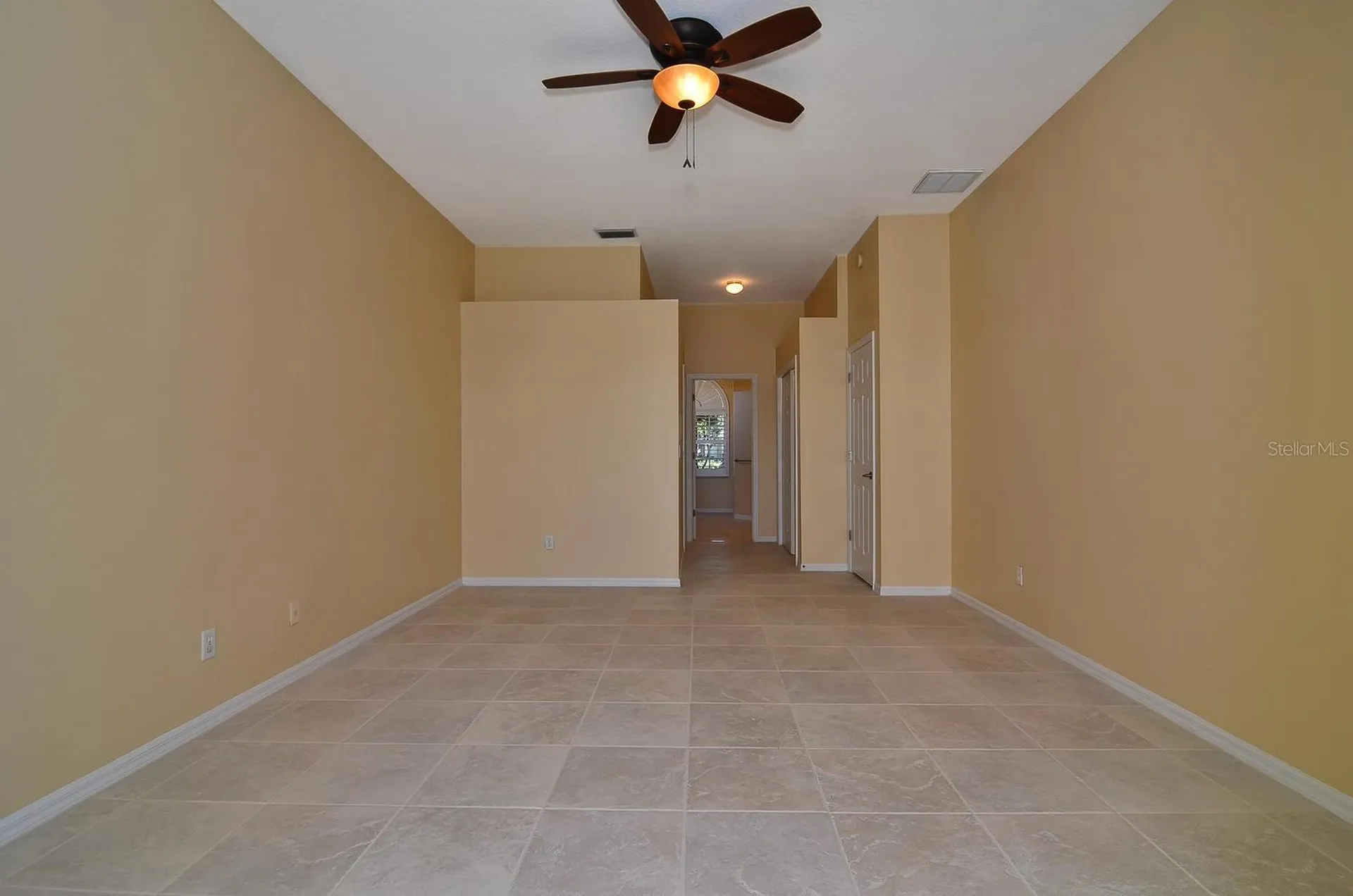 4305 Round Lake Court Tampa FL 33618