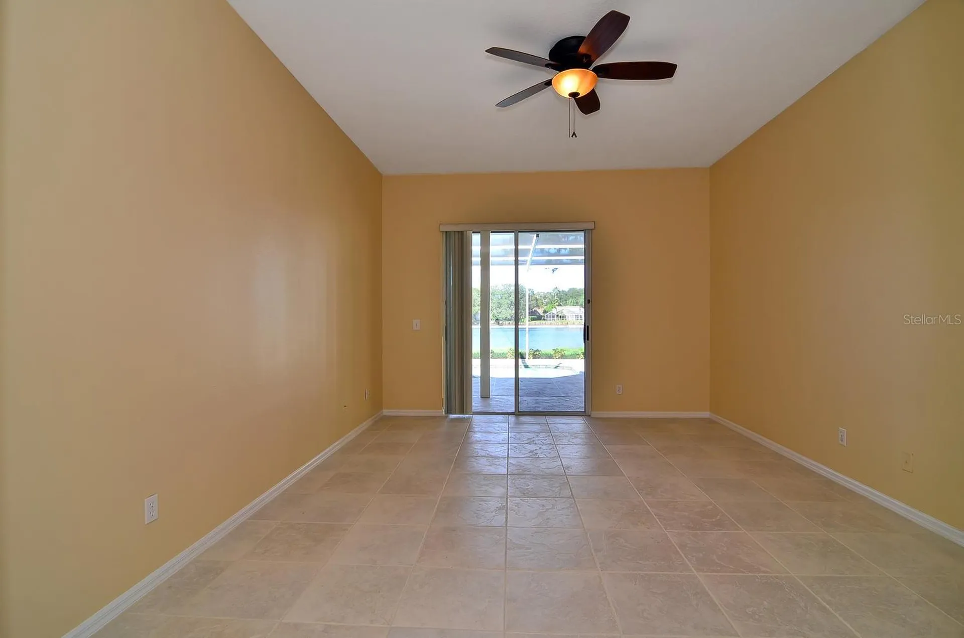 4305 Round Lake Court Tampa FL 33618