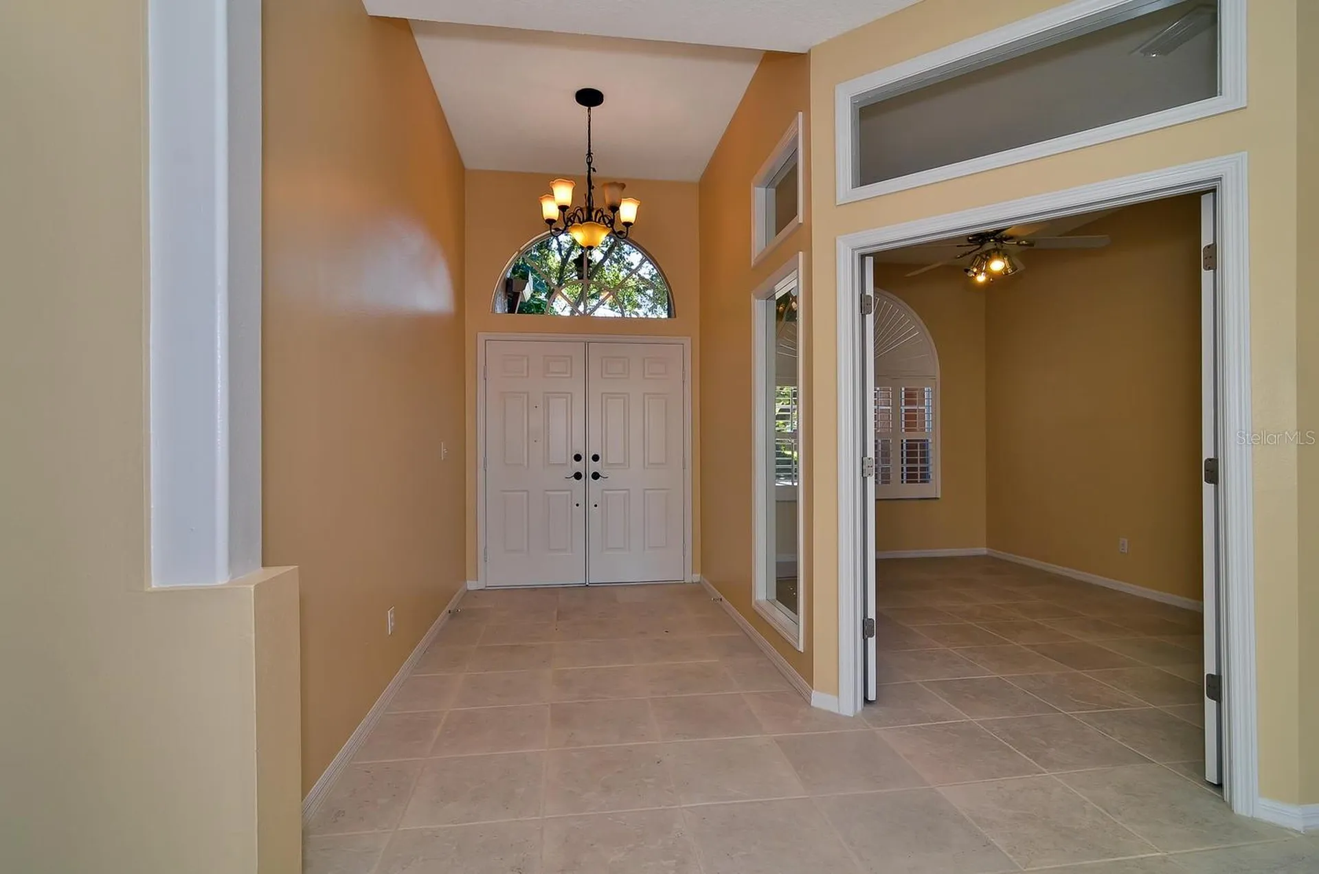 4305 Round Lake Court Tampa FL 33618