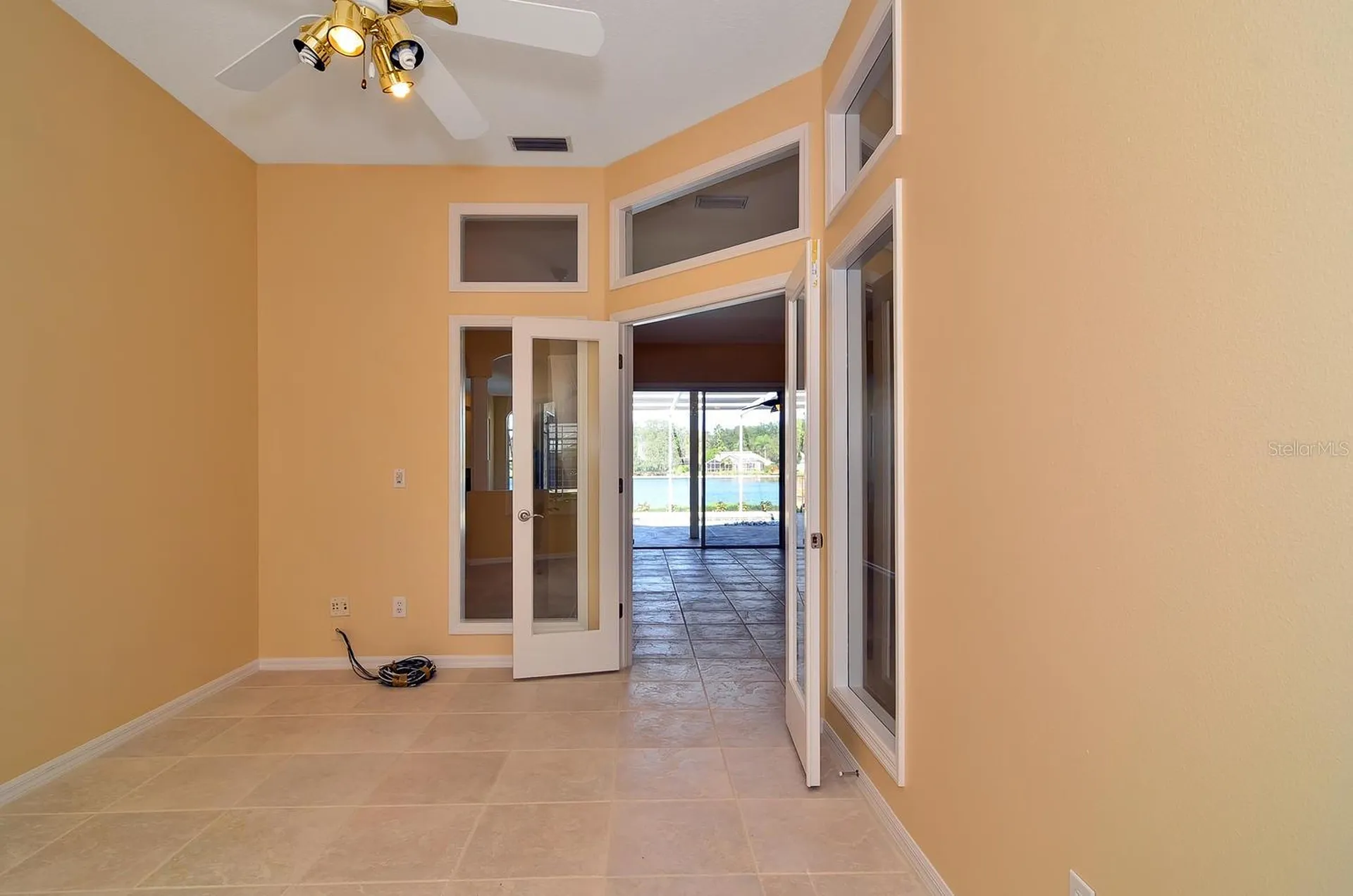 4305 Round Lake Court Tampa FL 33618