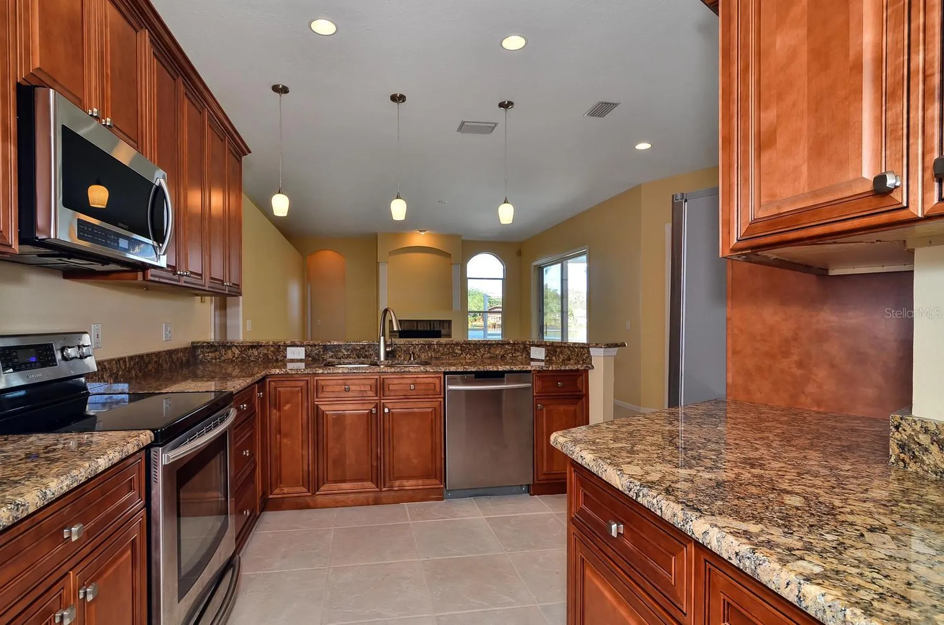 4305 Round Lake Court Tampa FL 33618