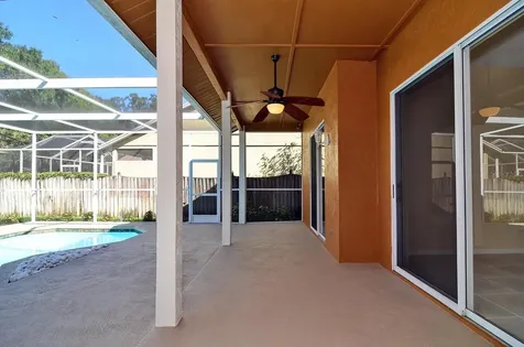 4305 Round Lake Court Tampa FL 33618