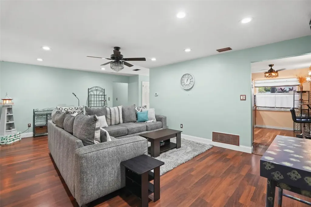 1564 Santa Monica Drive Dunedin FL 34698