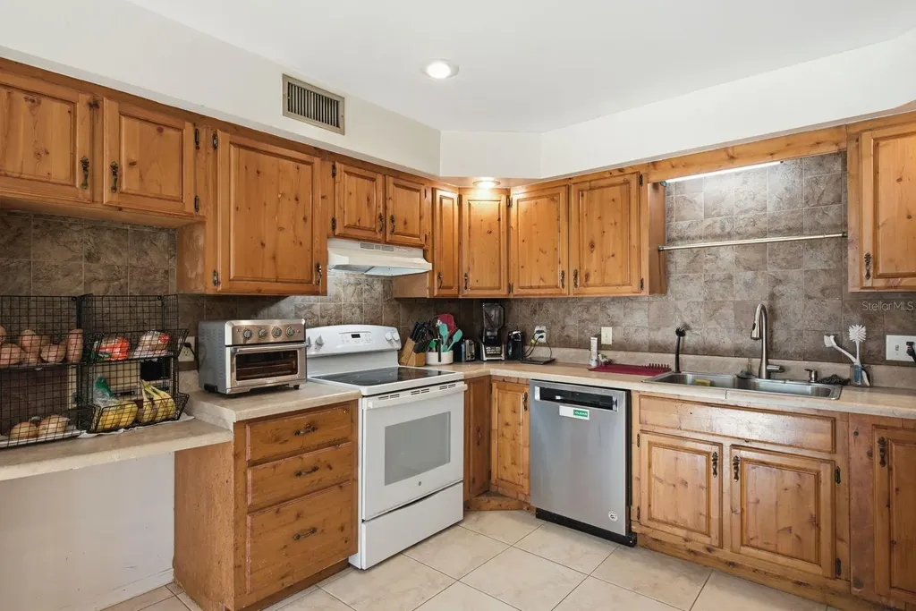 6451 76th Terrace N Pinellas Park FL 33781