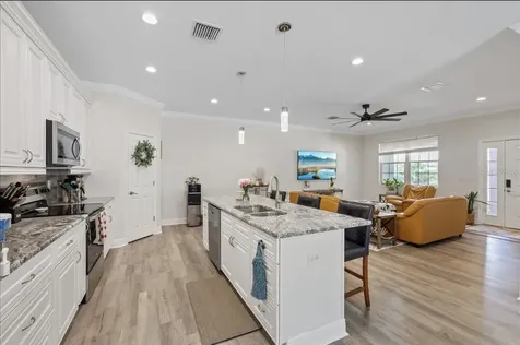 1311 W Washington Street Plant City FL 33563