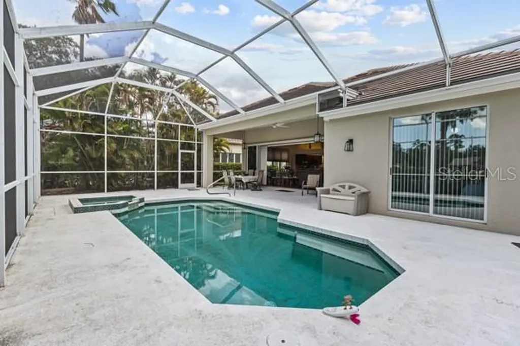 8710 54th Avenue E Bradenton FL 34211