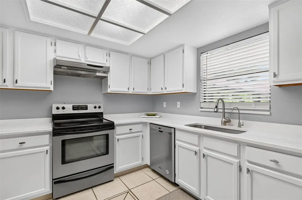 1709 Hammock Pine Boulevard Clearwater FL 33761