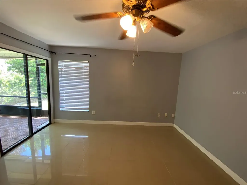 82 Lakepointe Circle Kissimmee FL 34743