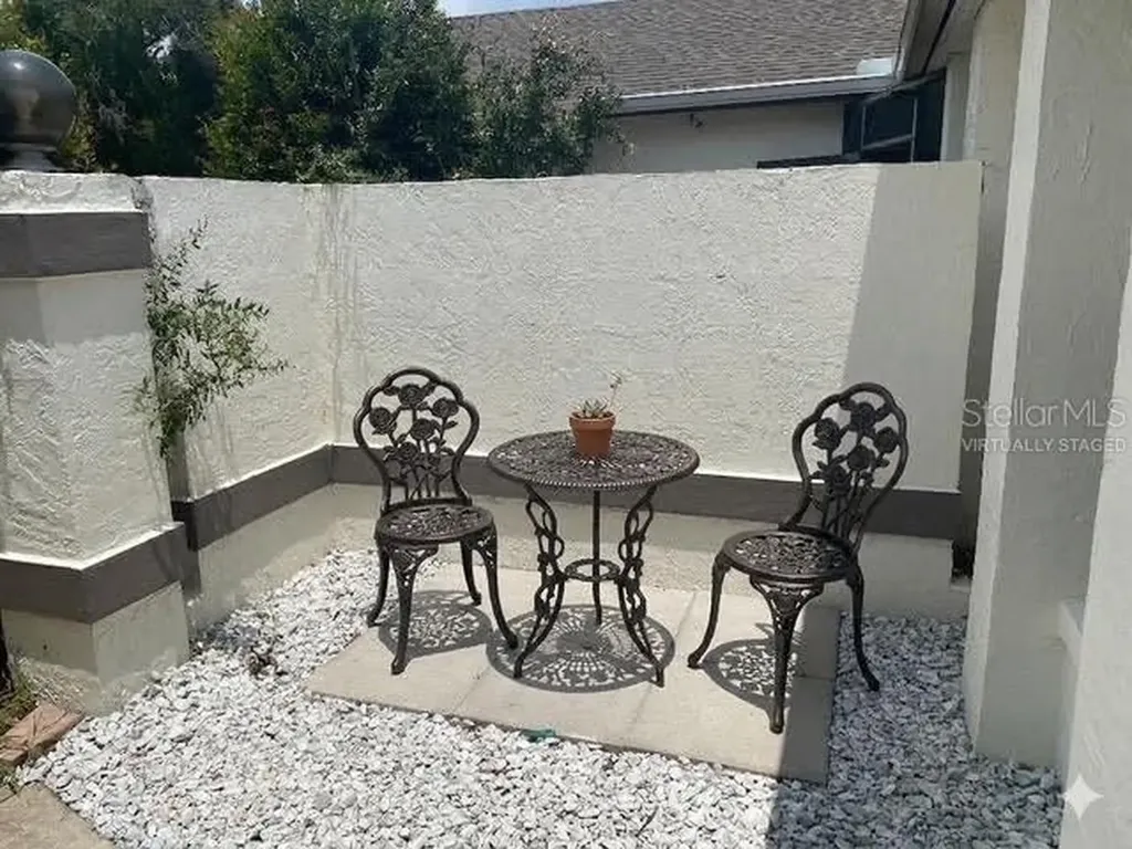 82 Lakepointe Circle Kissimmee FL 34743