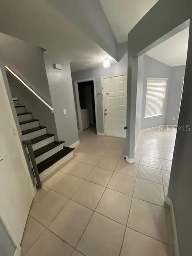 82 Lakepointe Circle Kissimmee FL 34743