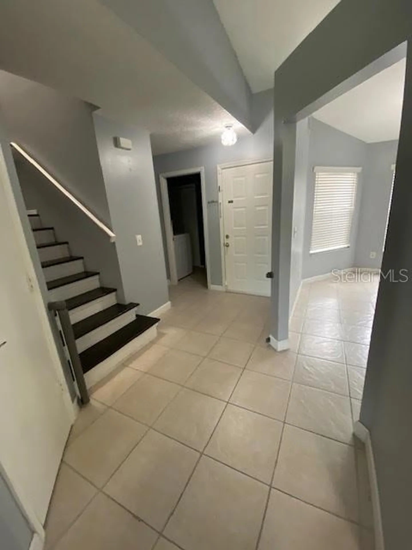 82 Lakepointe Circle Kissimmee FL 34743