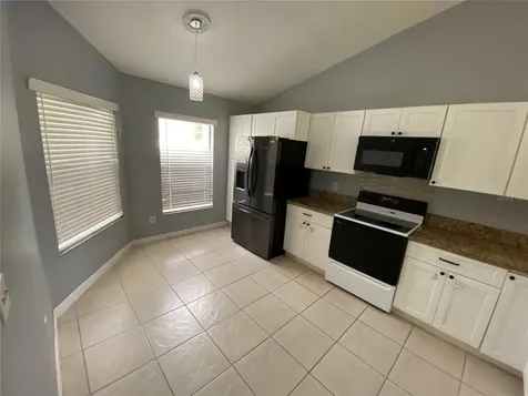 82 Lakepointe Circle Kissimmee FL 34743