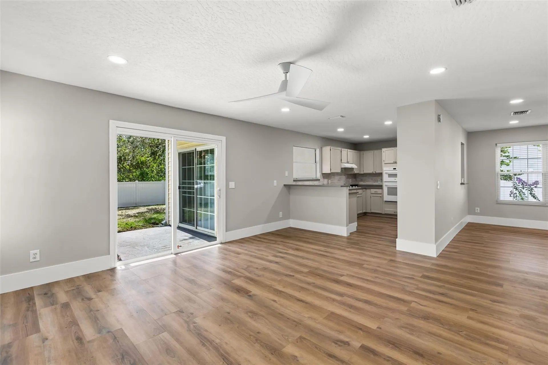 11462 Commercial Street Orlando FL 32836