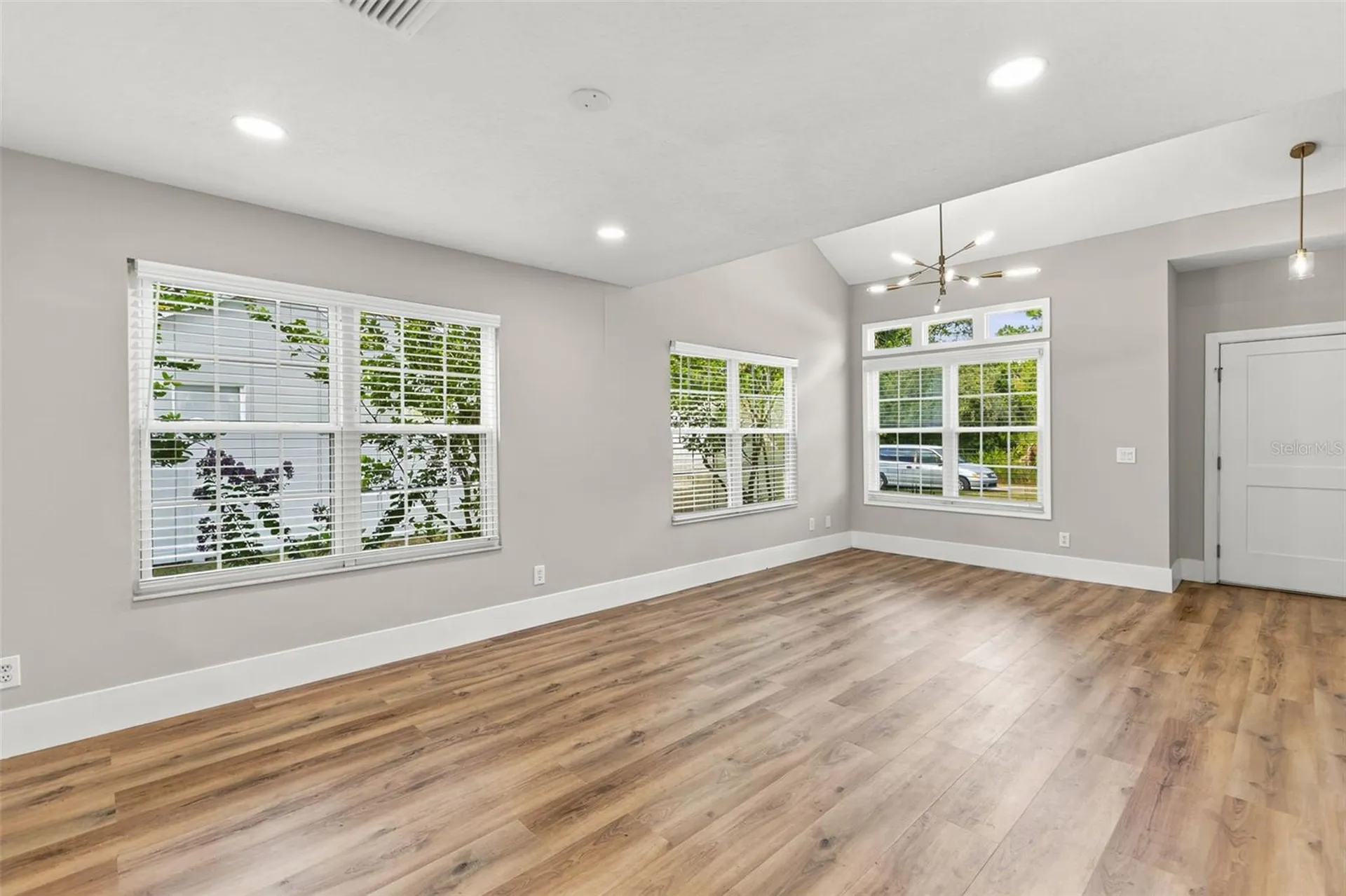 11462 Commercial Street Orlando FL 32836