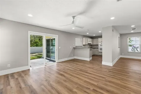 11462 Commercial Street Orlando FL 32836
