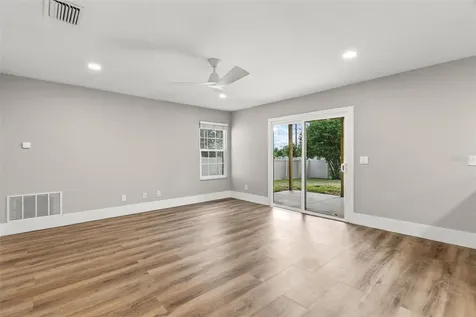 11462 Commercial Street Orlando FL 32836