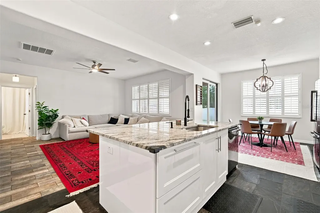 428 Chimney Rock Drive Ruskin FL 33570