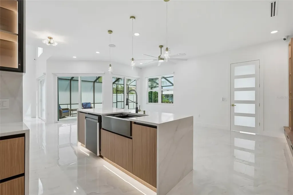 10627 Hatteras Drive SW Tampa FL 33615